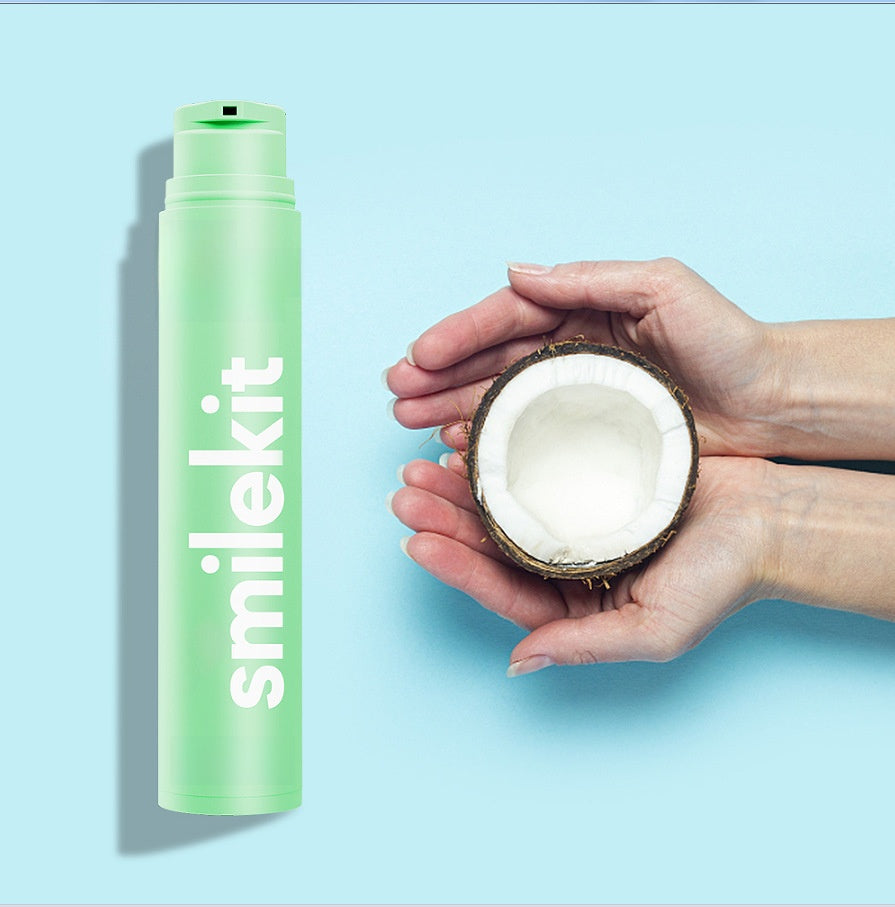 Teeth whitening foam